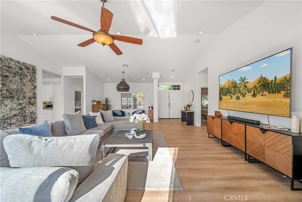 43640 Milan Ct - Photo 4 of 31