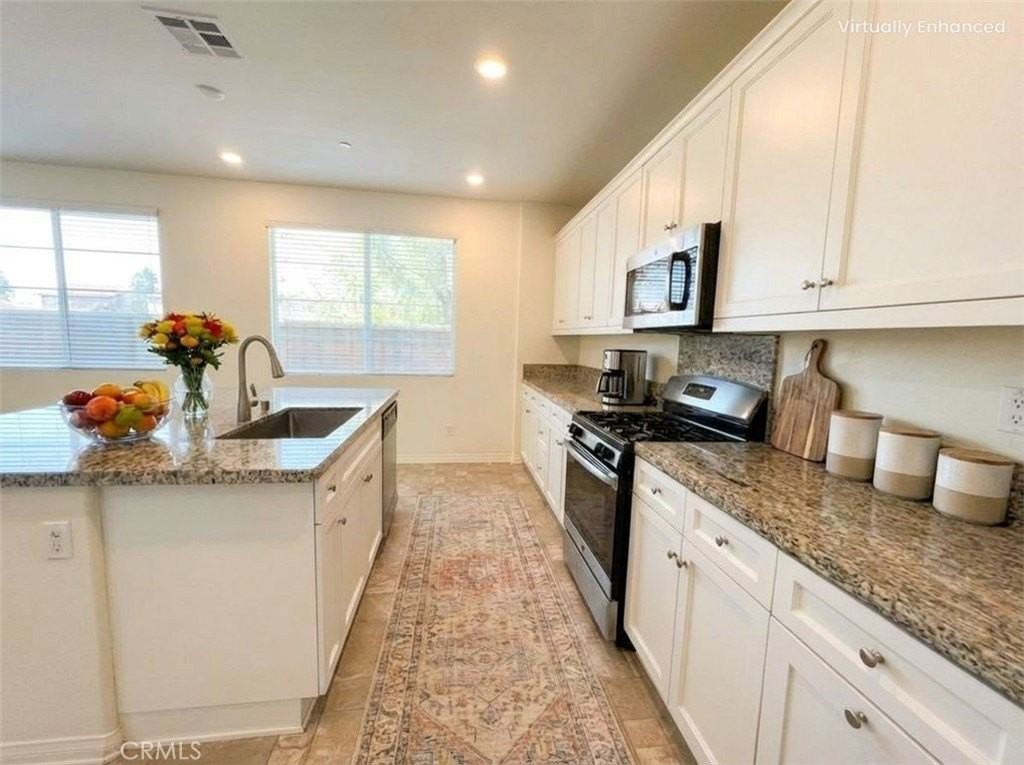 3222 E Mt Rainier Dr - Photo 3 of 8