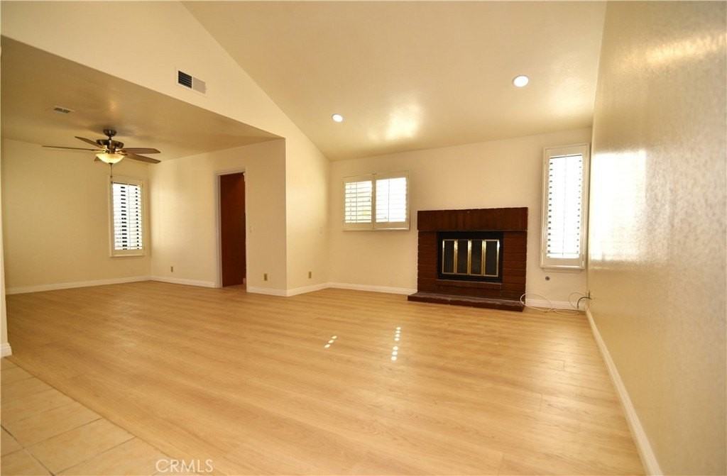 1336 Brookside Ct - Photo 3 of 16