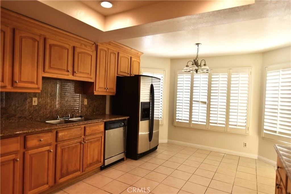 1336 Brookside Ct - Photo 5 of 16