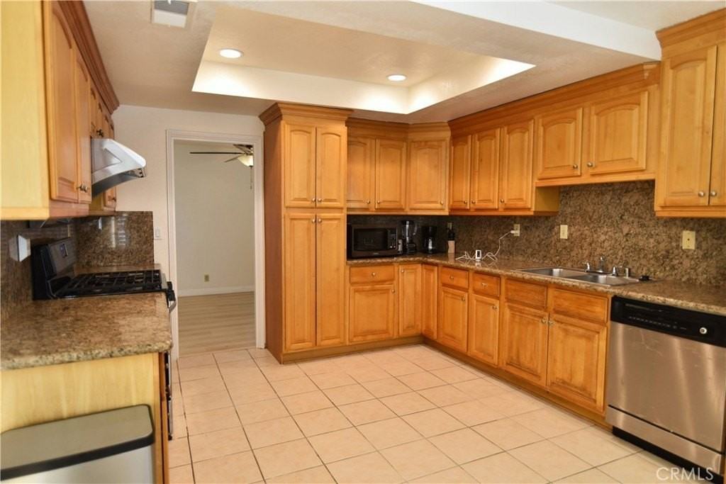 1336 Brookside Ct - Photo 6 of 16