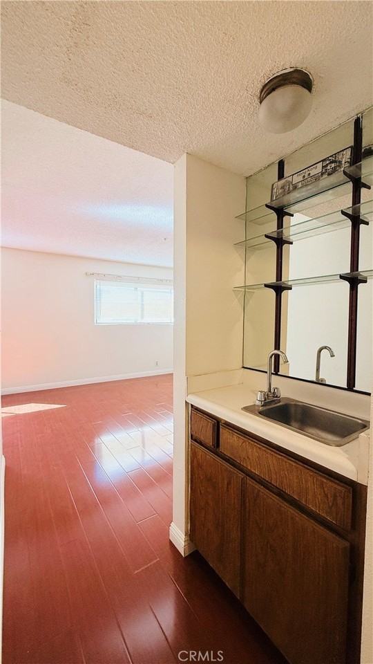 307 S Mcpherrin Ave #B - Photo 7 of 15