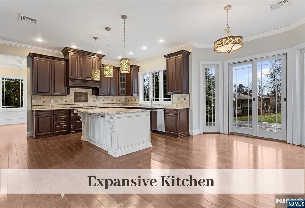 230 Hillcrest Rd - Photo 6 of 50