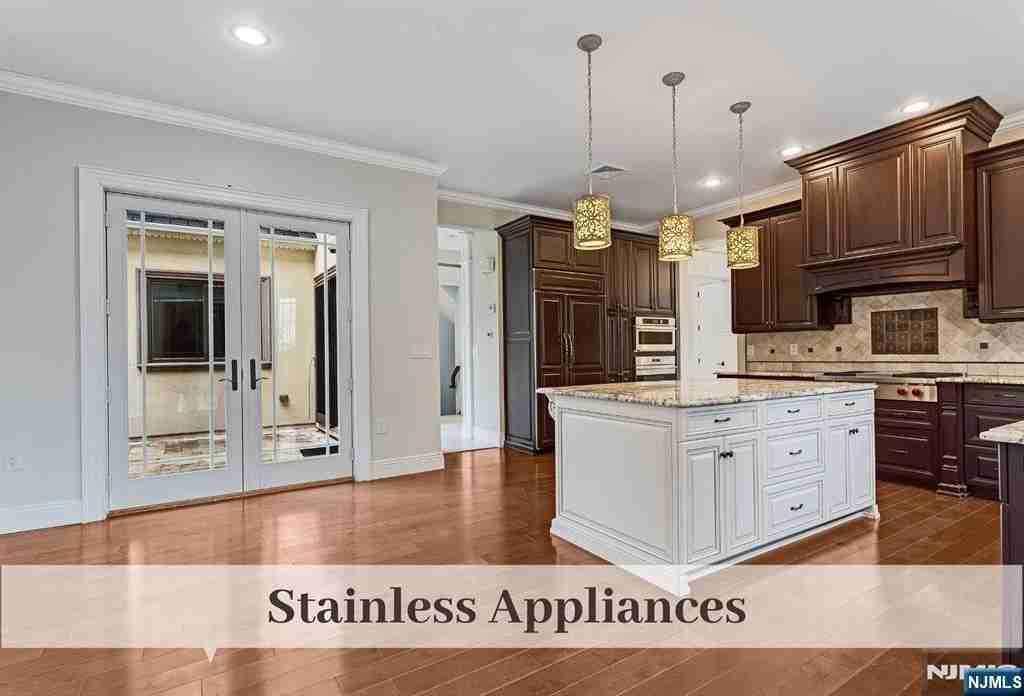 230 Hillcrest Rd - Photo 7 of 50