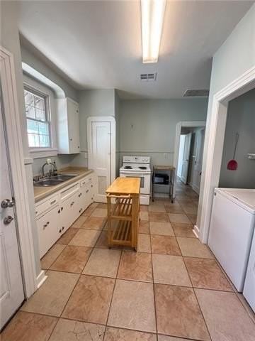 1221 Poland Ave - Photo 7 of 13