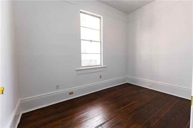 2534 General Pershing St - Photo 5 of 7