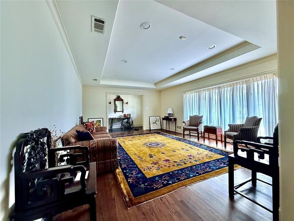 7141 Twin Tree Ln - Photo 4 of 17