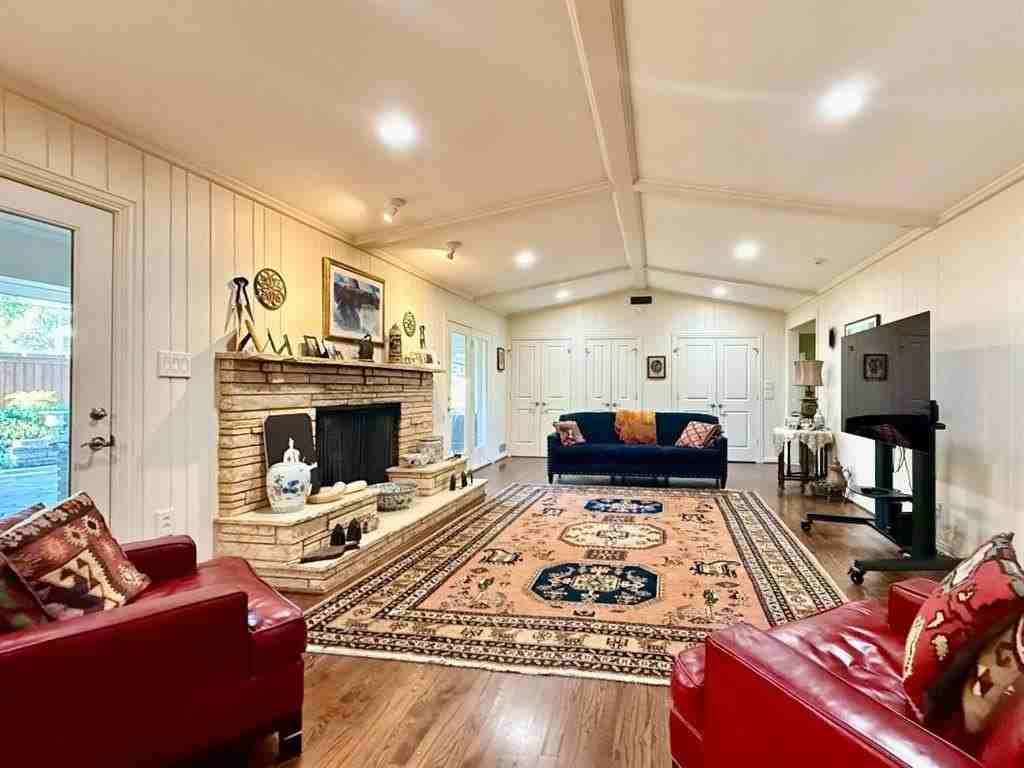 7141 Twin Tree Ln - Photo 7 of 17