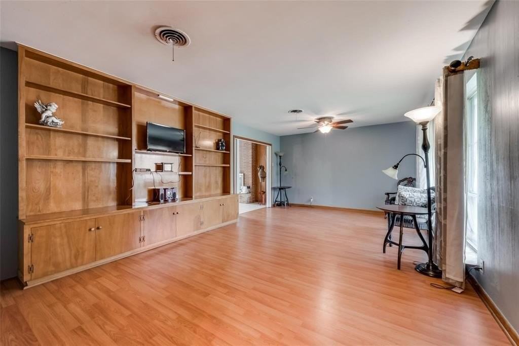 821 N Hampton Rd - Photo 3 of 11