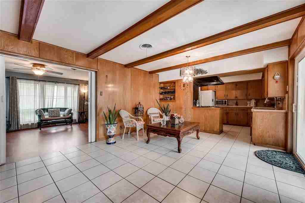 821 N Hampton Rd - Photo 4 of 11