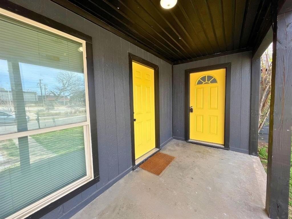 217 Adrian Dr - Photo 2 of 16