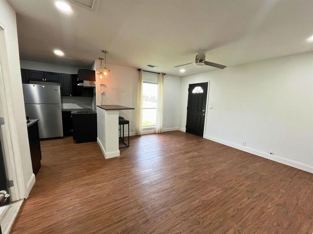 217 Adrian Dr - Photo 4 of 16