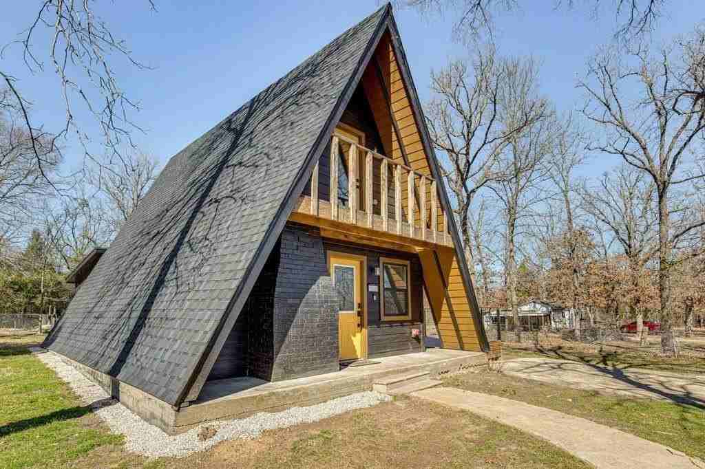 5248 Sam Houston Dr - Photo 2 of 25