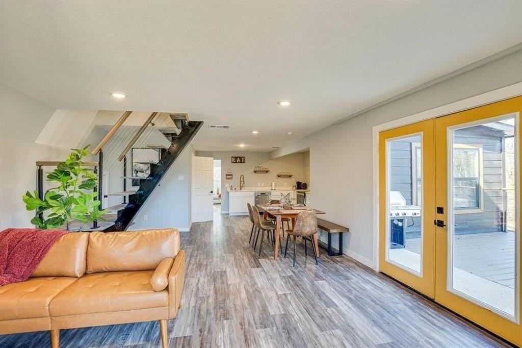 5248 Sam Houston Dr - Photo 4 of 25