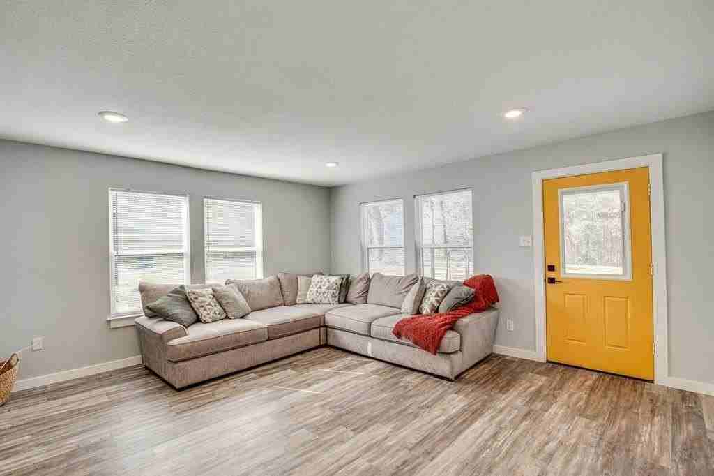 5248 Sam Houston Dr - Photo 6 of 25