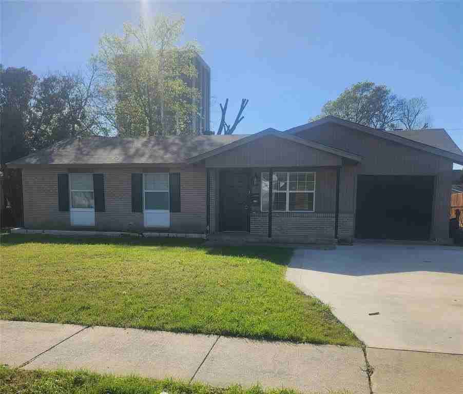 321 N Cottonwood Dr - Photo 2 of 10