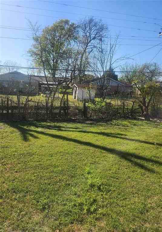 321 N Cottonwood Dr - Photo 3 of 10