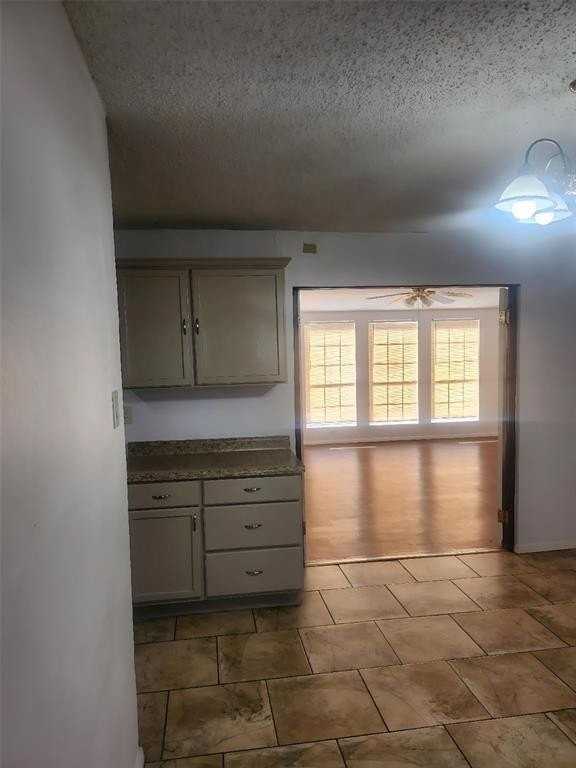 321 N Cottonwood Dr - Photo 5 of 10