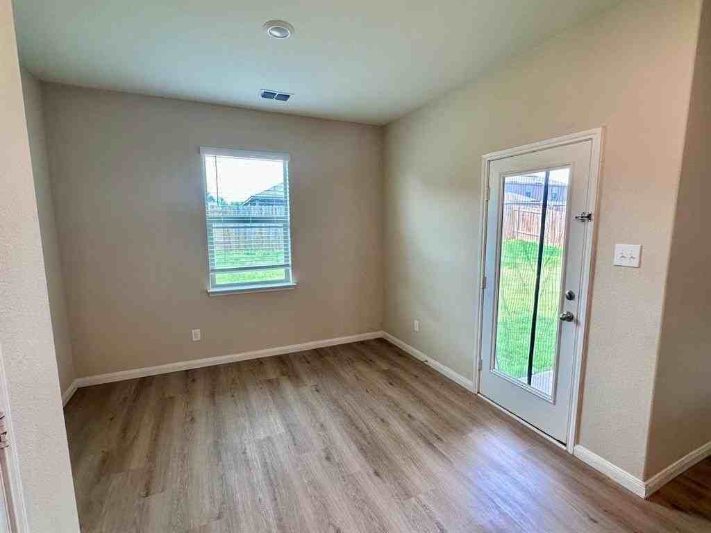 314 Foster Ln - Photo 7 of 19