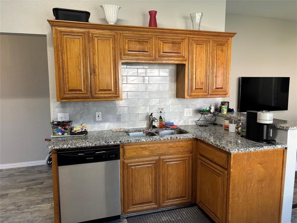 4938 Brazoswood Cir - Photo 5 of 18