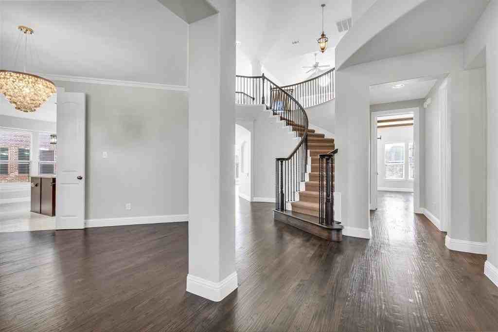 3520 Bahama Dr - Photo 3 of 38