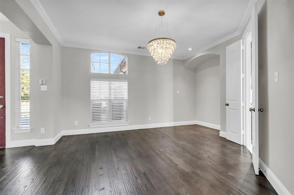 3520 Bahama Dr - Photo 5 of 38