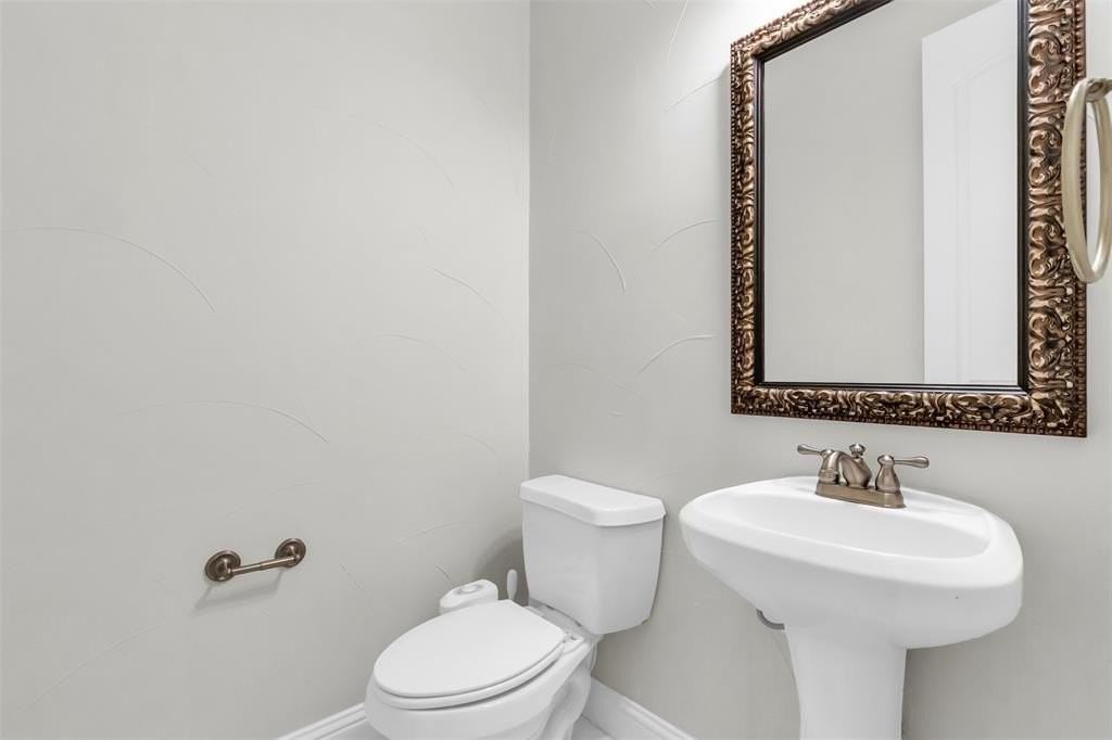 3520 Bahama Dr - Photo 7 of 38