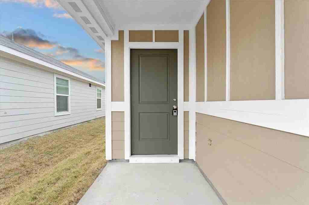 211 Herman Ln - Photo 2 of 40