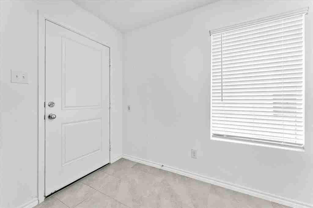 211 Herman Ln - Photo 3 of 40