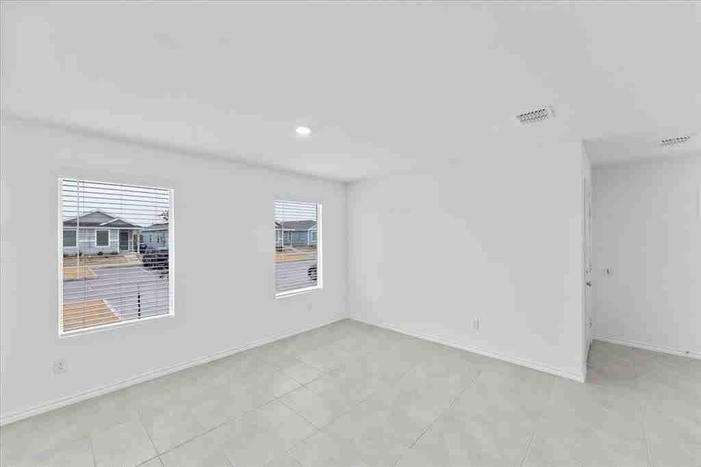 211 Herman Ln - Photo 7 of 40