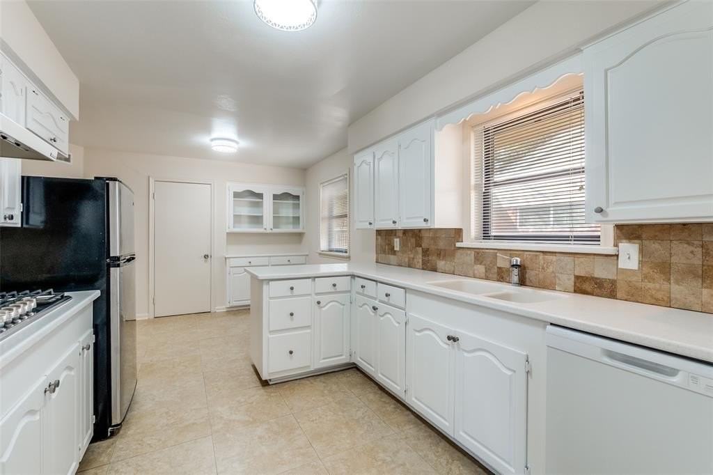 6138 Annapolis Ln - Photo 5 of 15