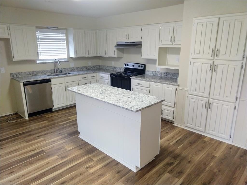 3615 Ceran Dr - Photo 4 of 26