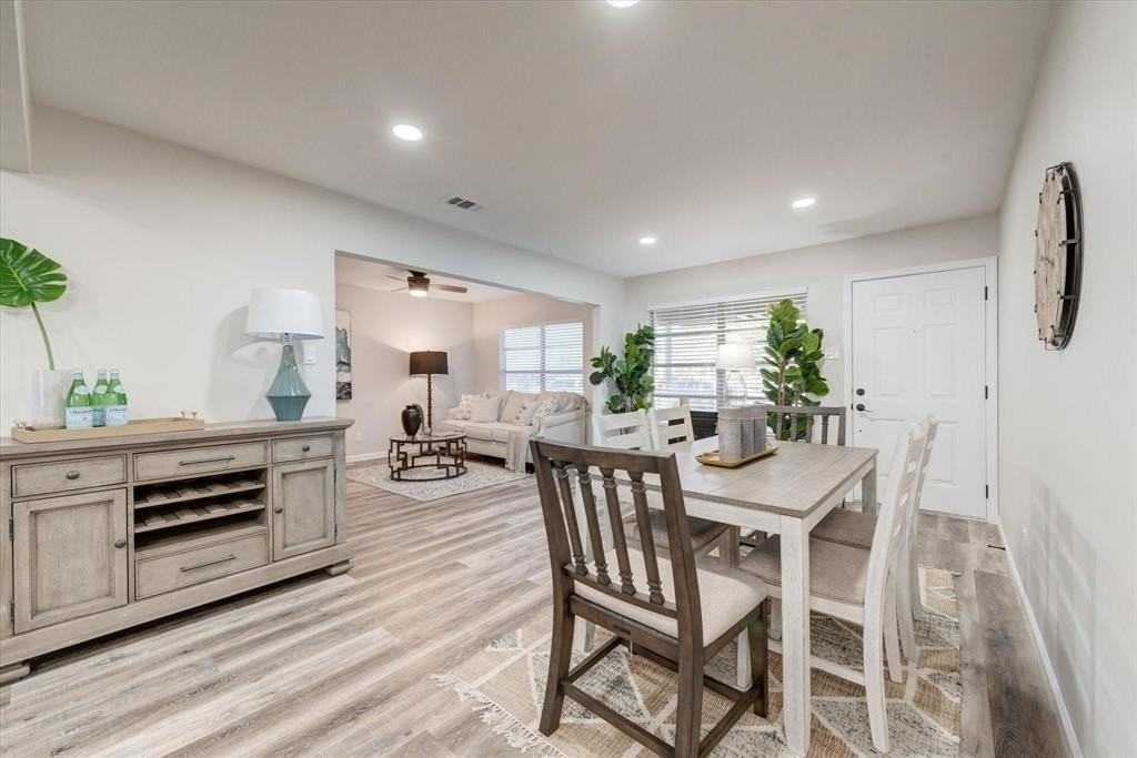 811 Denton Dr - Photo 6 of 29