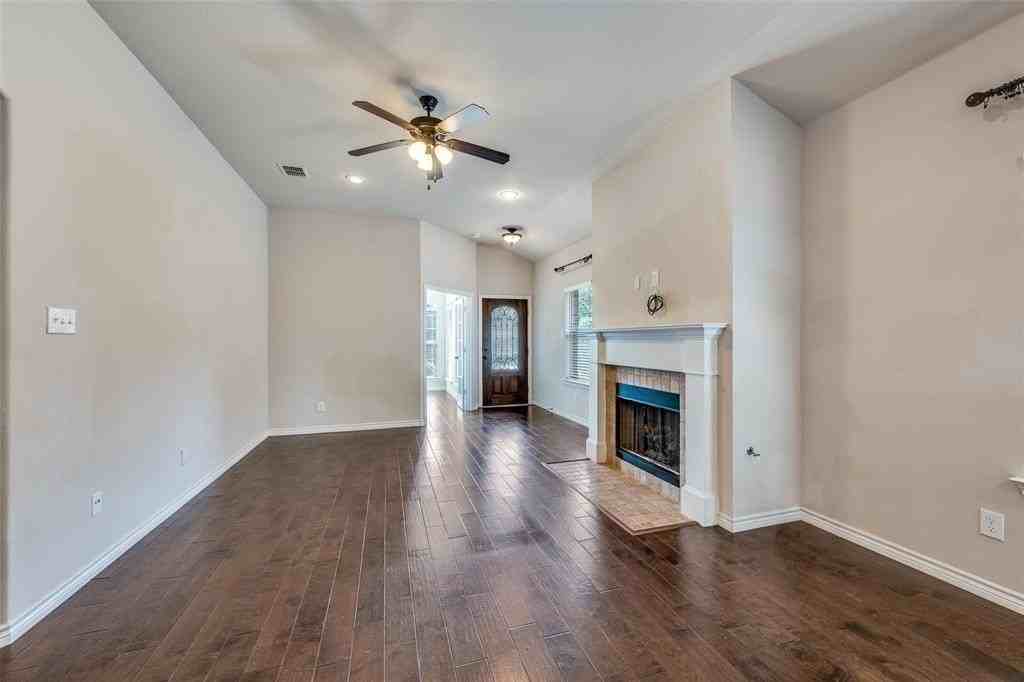 3805 Weatherstone Dr - Photo 2 of 12