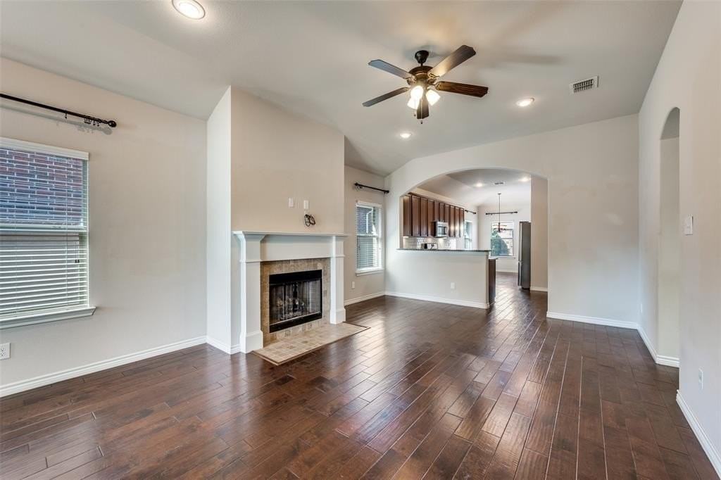 3805 Weatherstone Dr - Photo 3 of 12