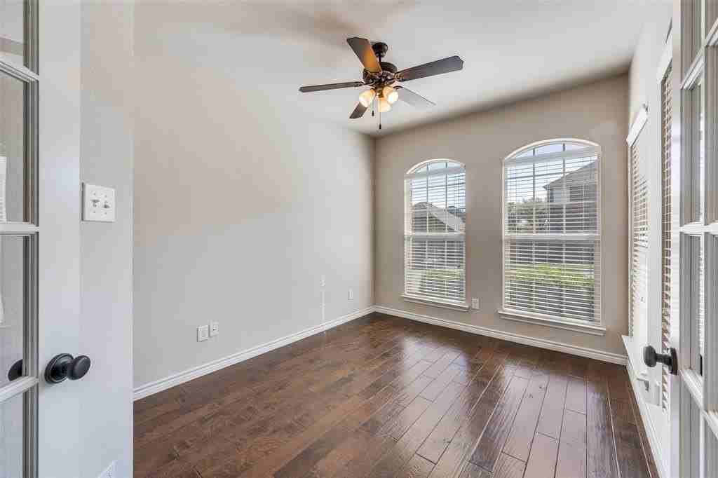 3805 Weatherstone Dr - Photo 4 of 12