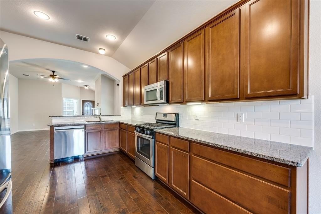 3805 Weatherstone Dr - Photo 6 of 12