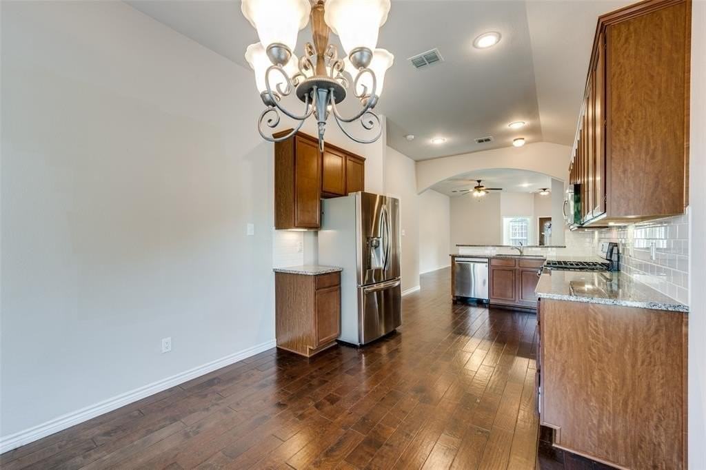 3805 Weatherstone Dr - Photo 7 of 12