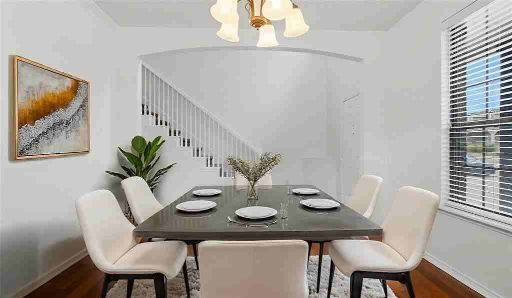 421 Sandy Creek Dr - Photo 6 of 40