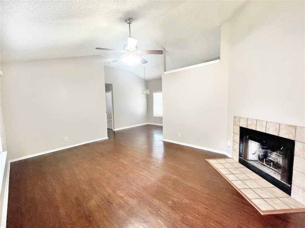 216 Freedom Ln - Photo 3 of 24