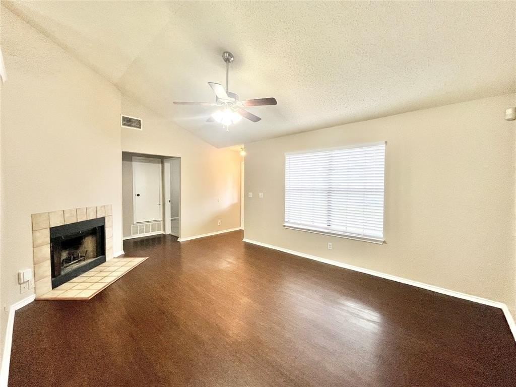 216 Freedom Ln - Photo 4 of 24