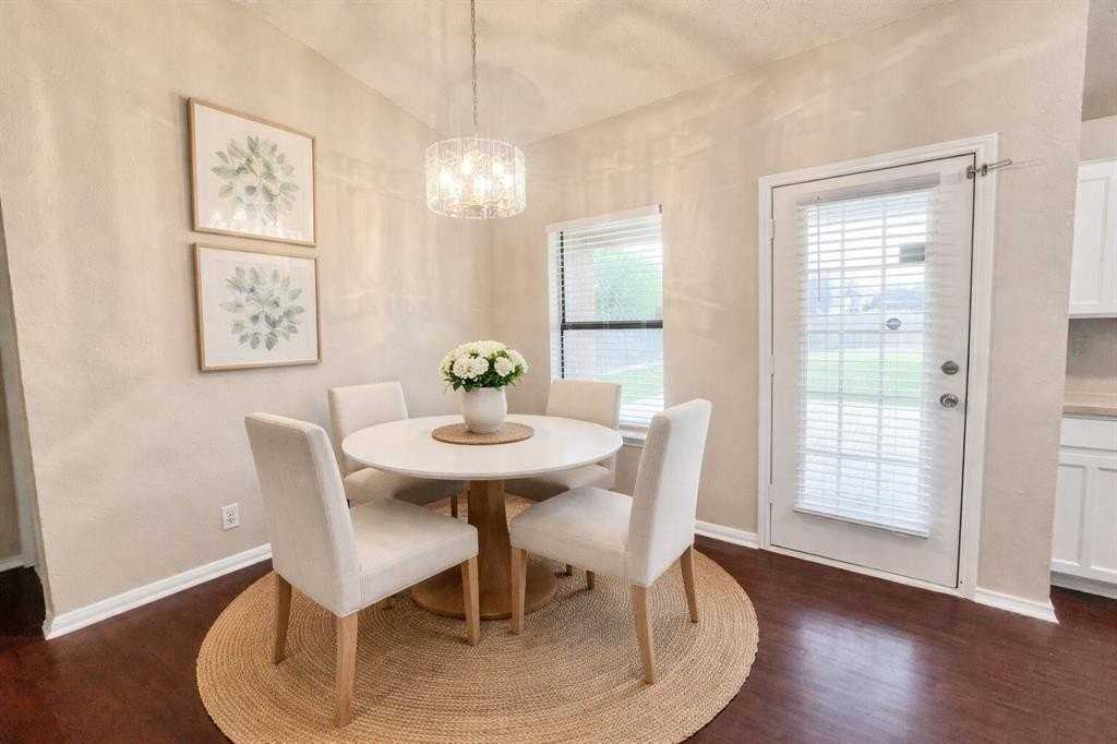 216 Freedom Ln - Photo 5 of 24