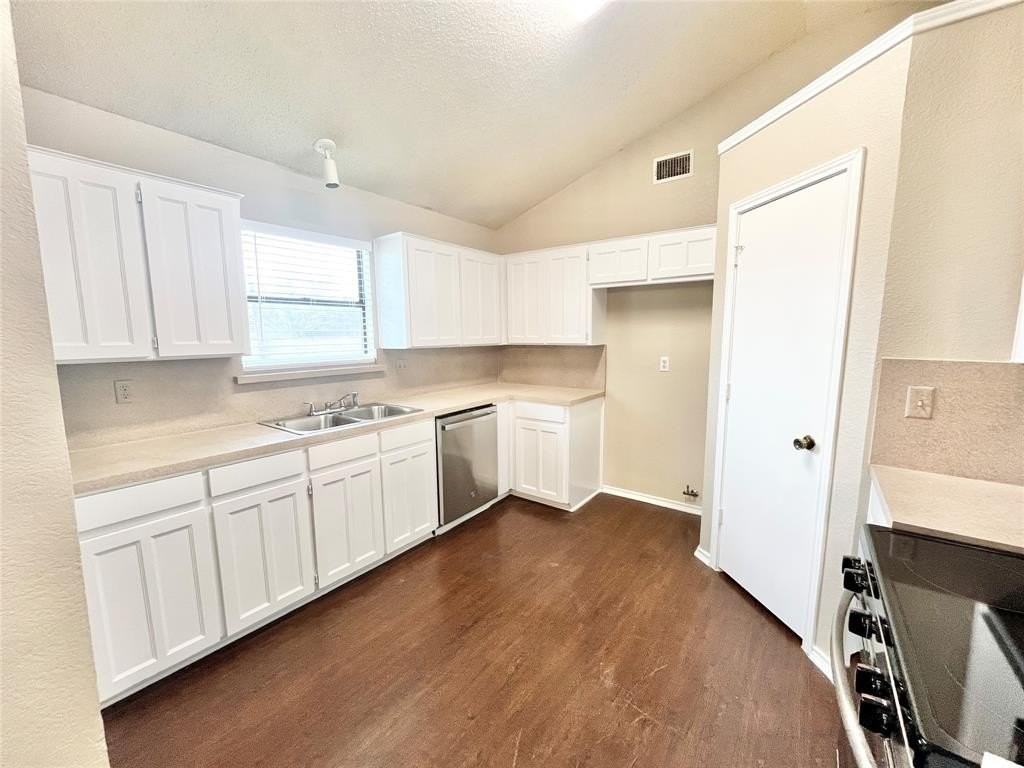 216 Freedom Ln - Photo 7 of 24