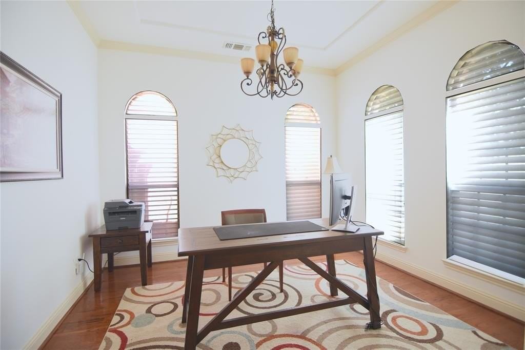 6419 San Saba - Photo 2 of 10