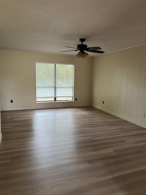 705 Hartman St - Photo 2 of 7