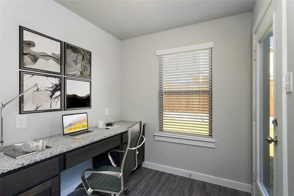 2413 Spring Side Dr - Photo 5 of 23