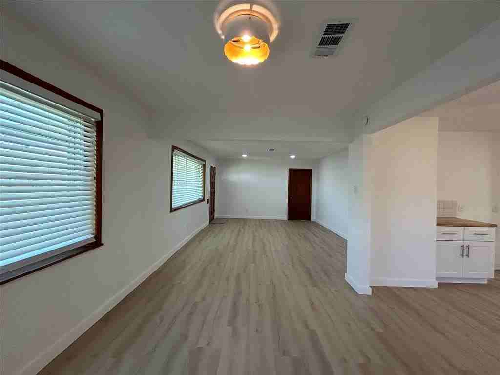 720 Sandell Dr - Photo 3 of 28