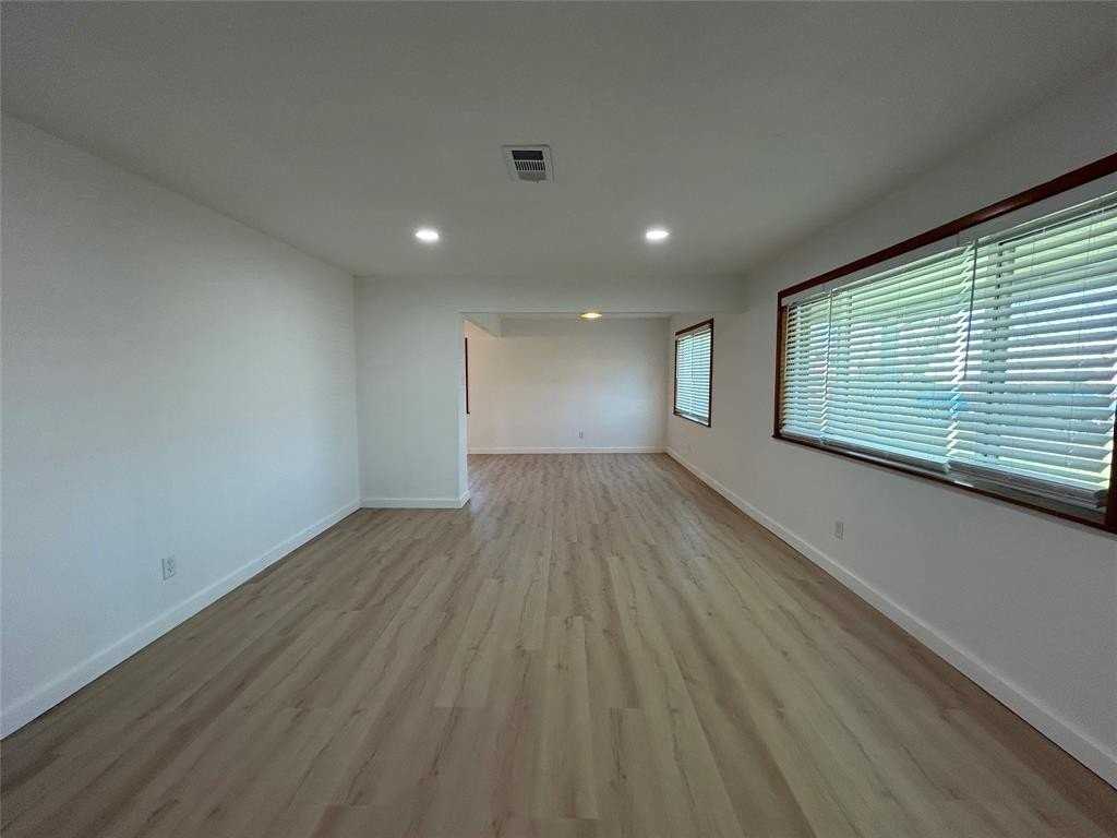 720 Sandell Dr - Photo 4 of 28