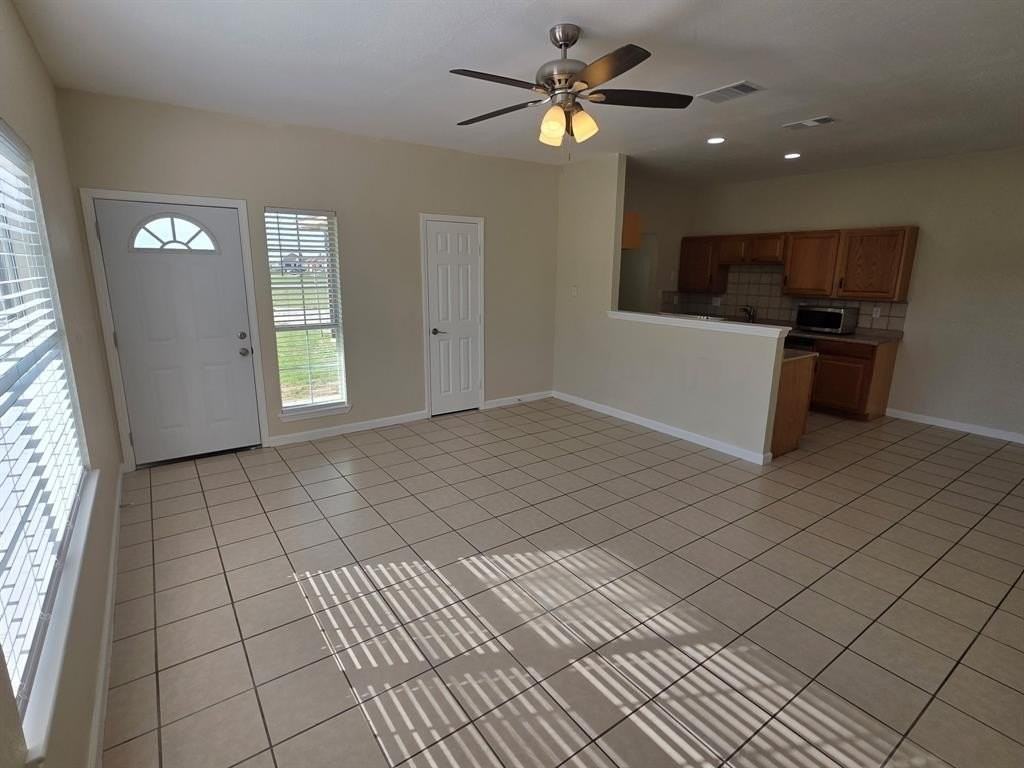 9616 Swafford Rd - Photo 4 of 19