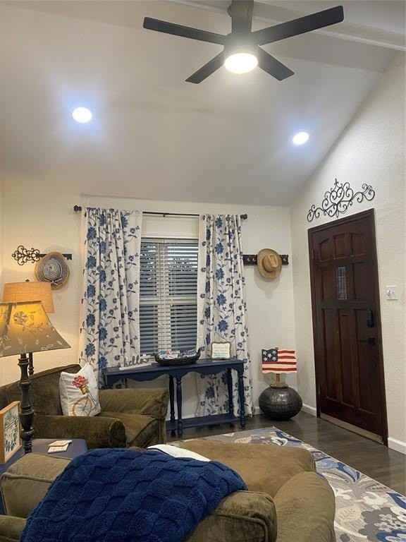 520 W Bluff St - Photo 6 of 34